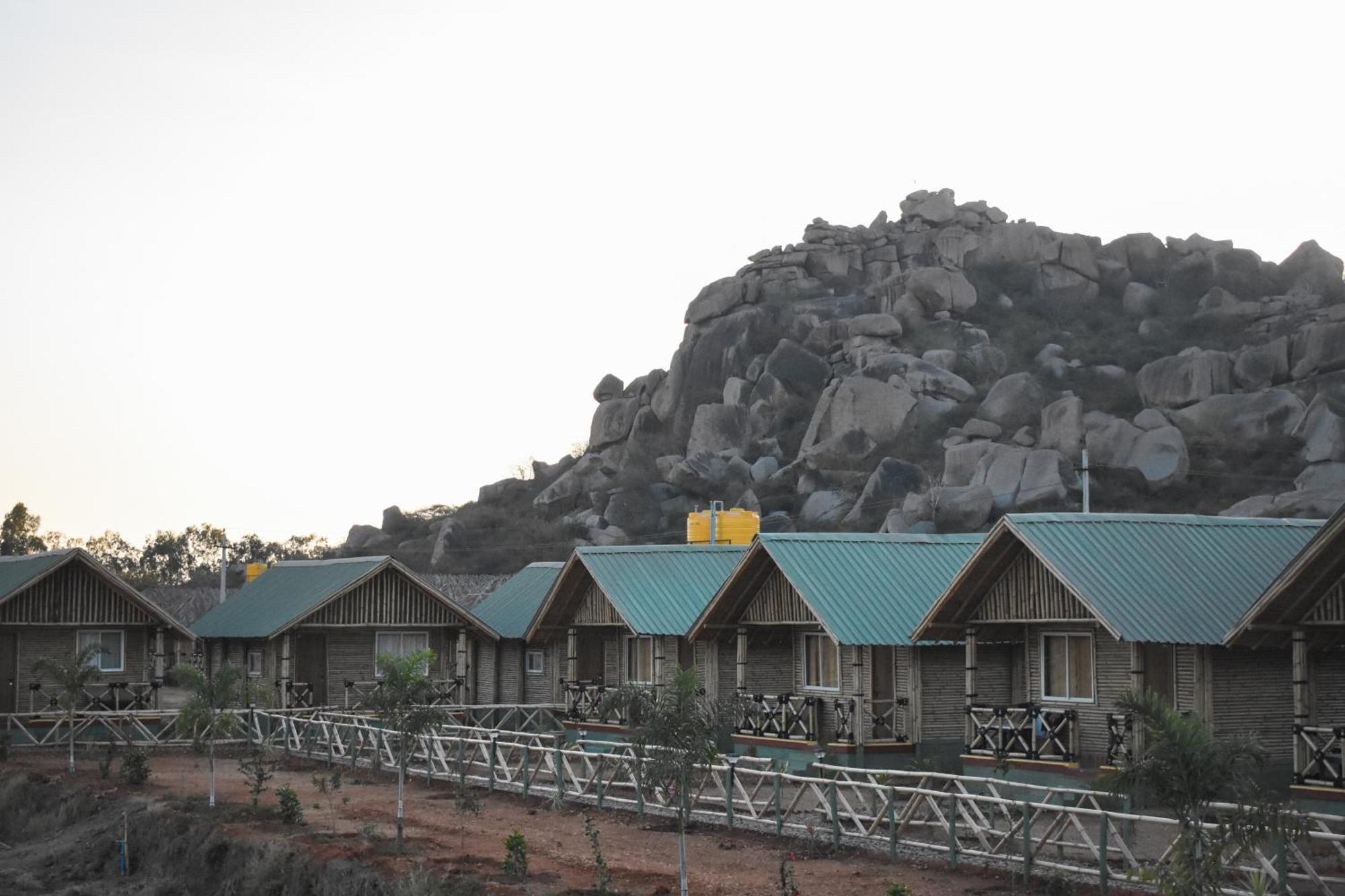 Mowgli'S Cafe Hampi & Guest House Kültér fotó