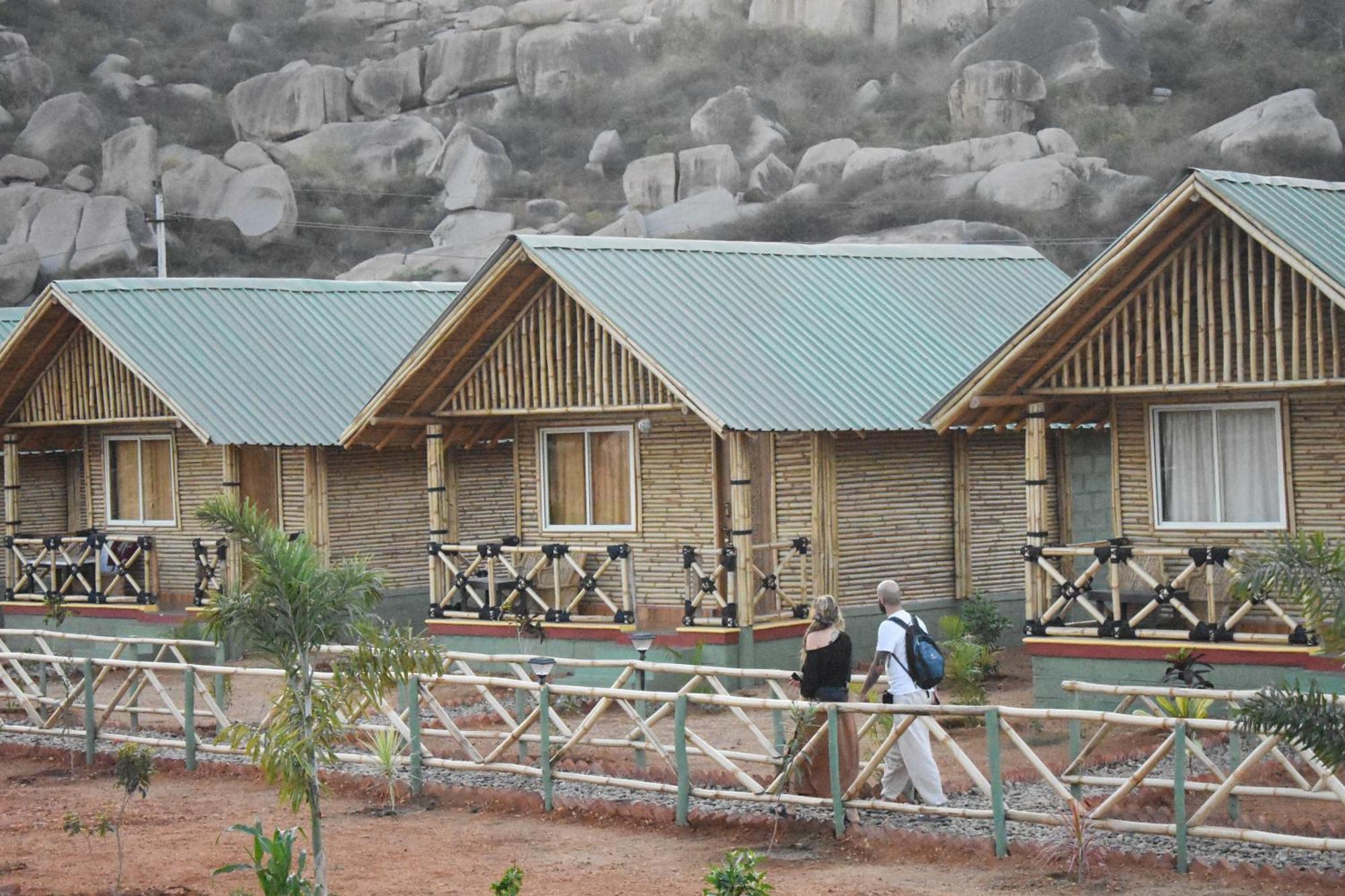 Mowgli'S Cafe Hampi & Guest House Kültér fotó