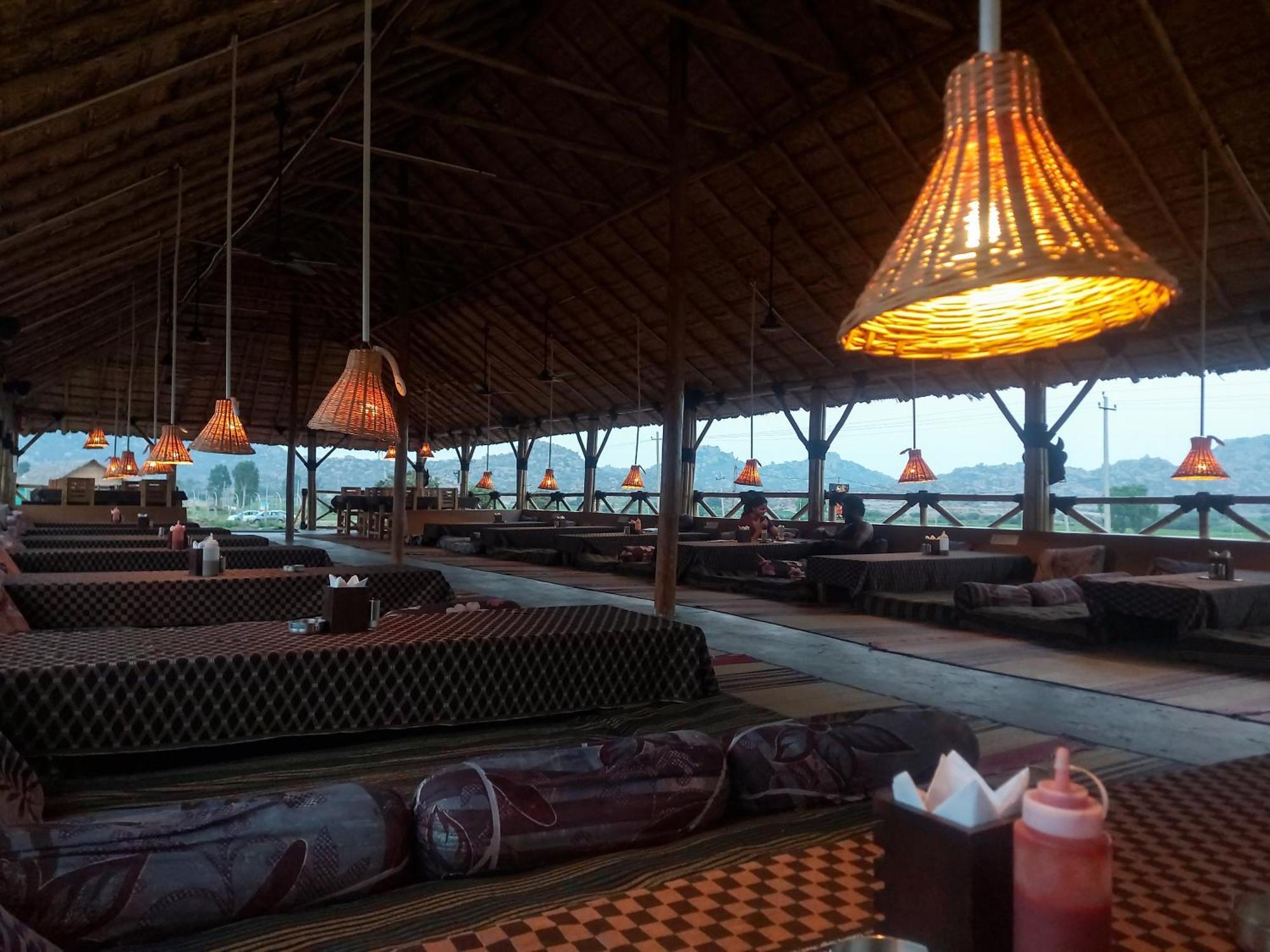 Mowgli'S Cafe Hampi & Guest House Kültér fotó