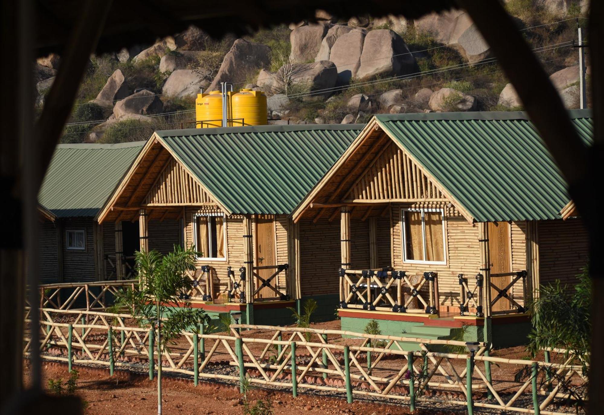Mowgli'S Cafe Hampi & Guest House Kültér fotó