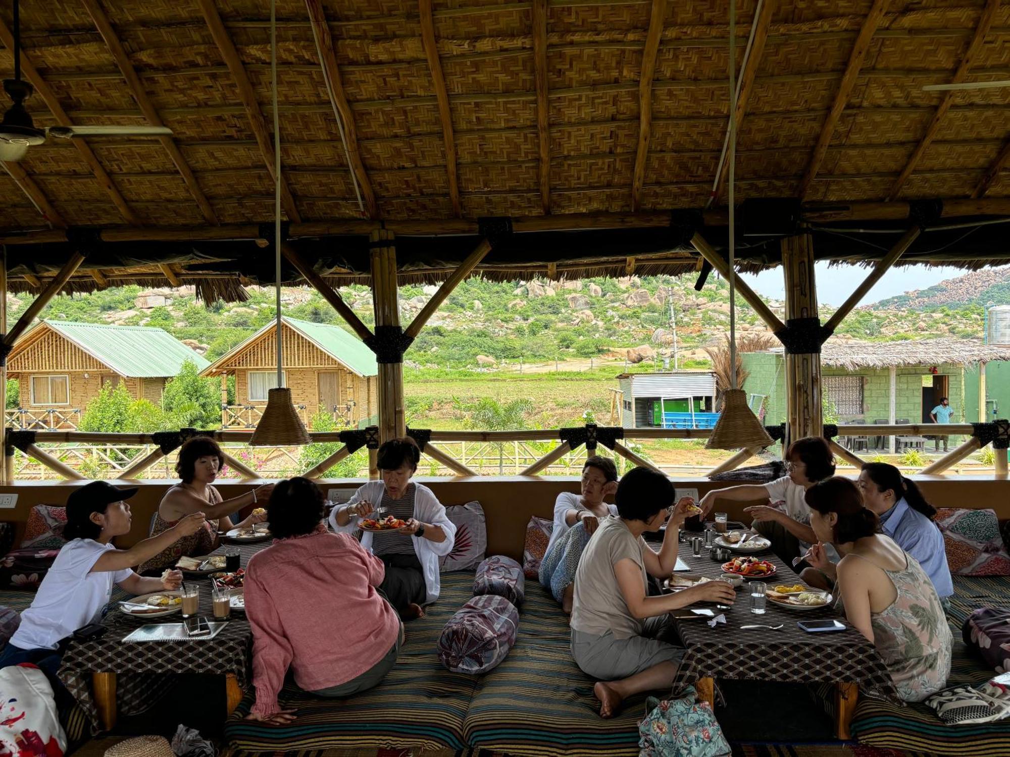 Mowgli'S Cafe Hampi & Guest House Kültér fotó